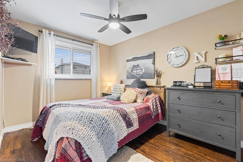 1123 Pearson Drive, Woodstock, ON - Indoor Photo Showing Bedroom