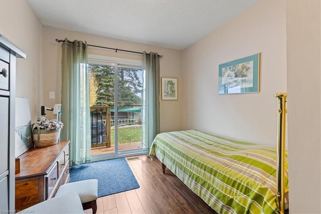 1123 Pearson Drive, Woodstock, ON - Indoor Photo Showing Bedroom