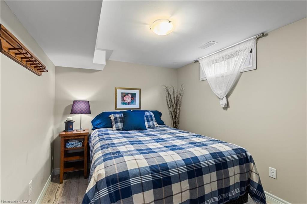 1123 Pearson Drive, Woodstock, ON - Indoor Photo Showing Bedroom