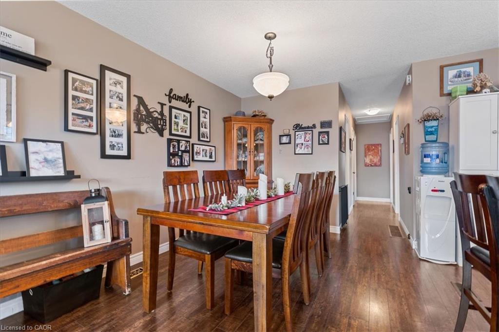 1123 Pearson Drive, Woodstock, ON - Indoor Photo Showing Dining Room