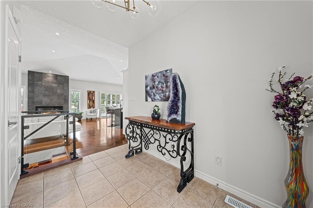 18-152 Devonshire Drive, New Hamburg, ON - Indoor Photo Showing Other Room