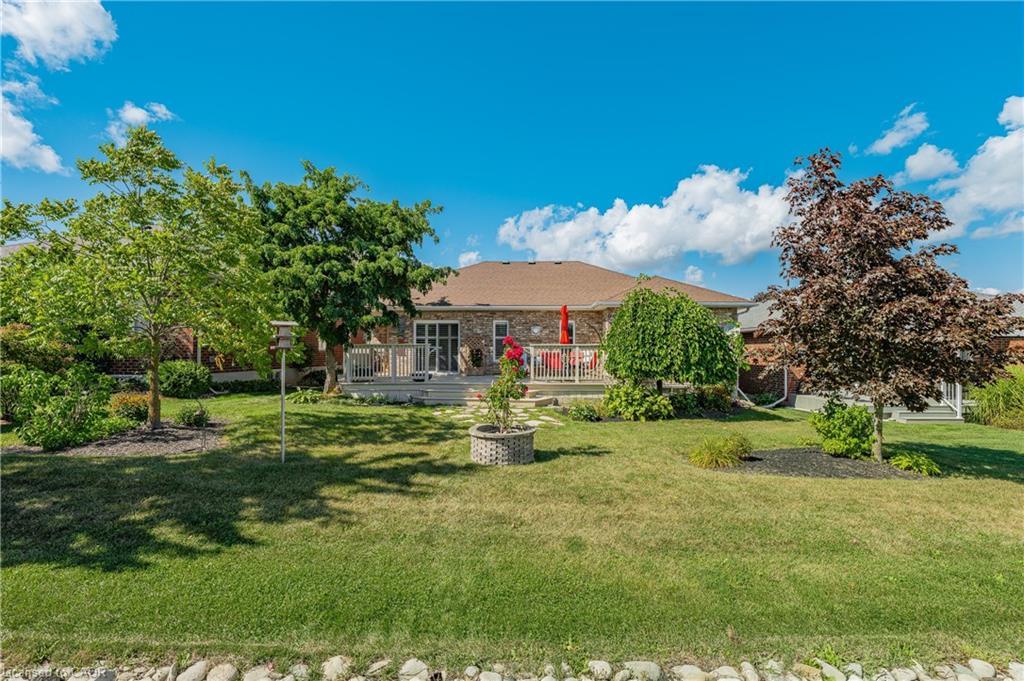 18-152 Devonshire Drive, New Hamburg, ON - Outdoor