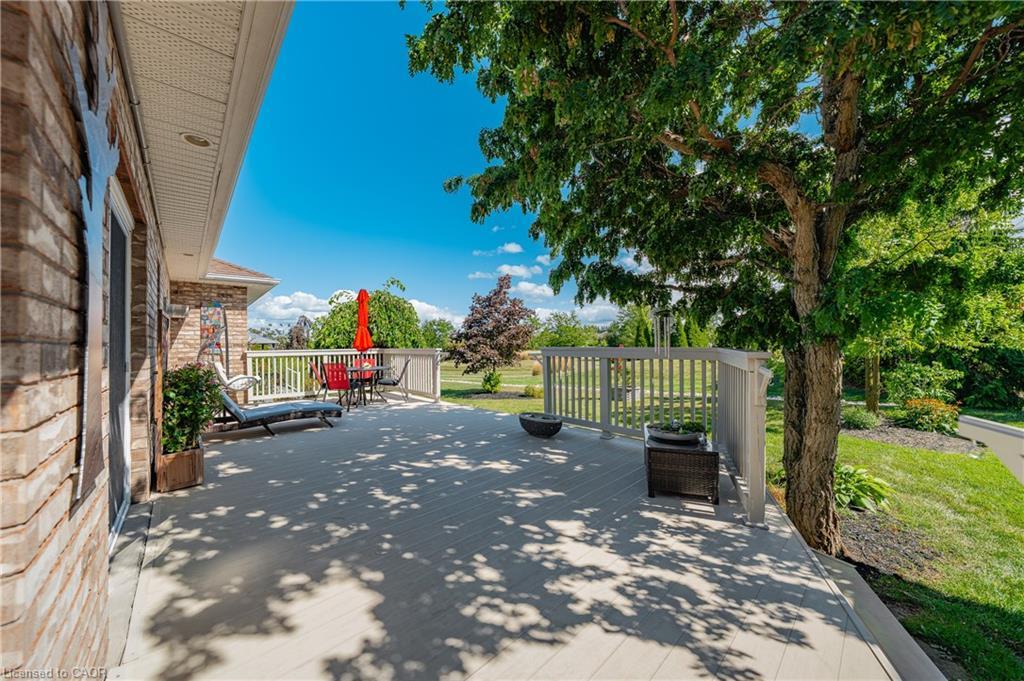 18-152 Devonshire Drive, New Hamburg, ON - Outdoor