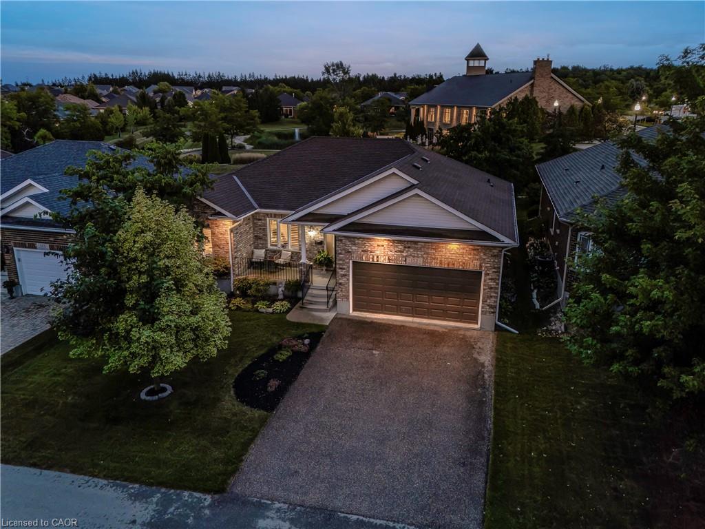 18-152 Devonshire Drive, New Hamburg, ON - Outdoor