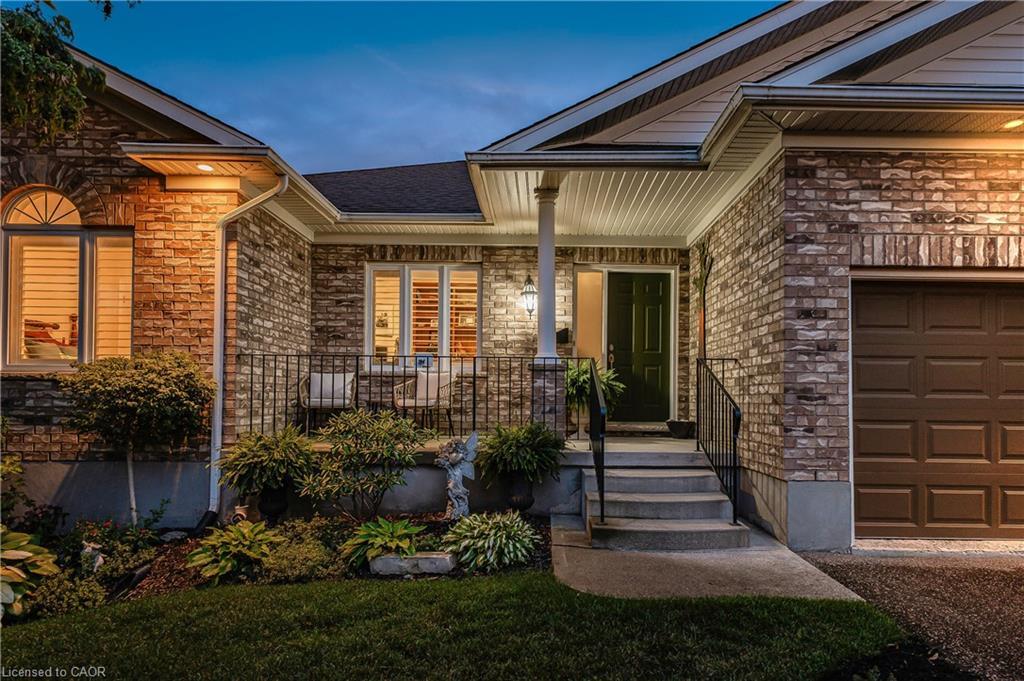 18-152 Devonshire Drive, New Hamburg, ON - Outdoor