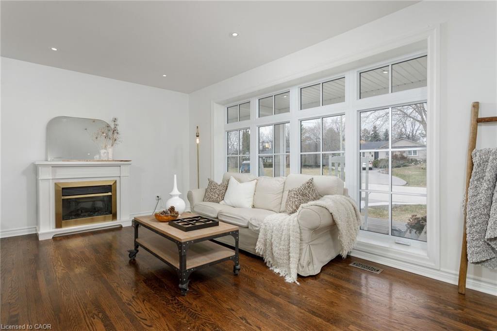 2088 Saxon Road, Oakville, ON - Indoor Photo Showing Living Room With Fireplace