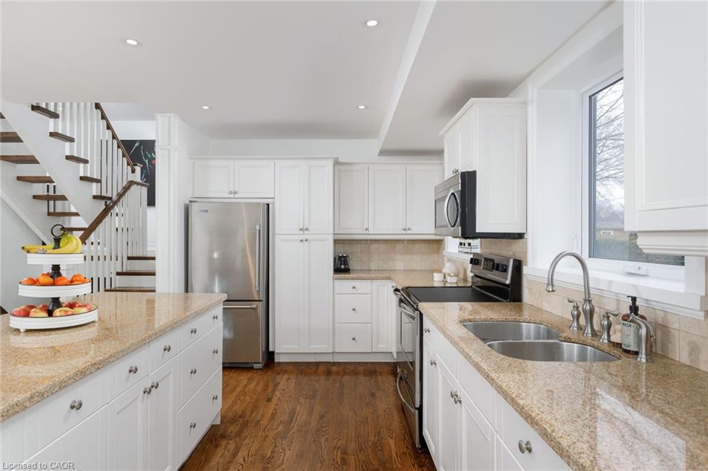 2088 Saxon Road, Oakville, ON - Indoor Photo Showing Kitchen With Double Sink