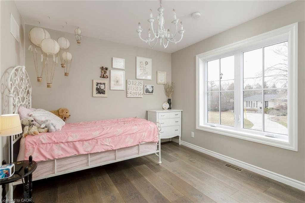 2088 Saxon Road, Oakville, ON - Indoor Photo Showing Bedroom