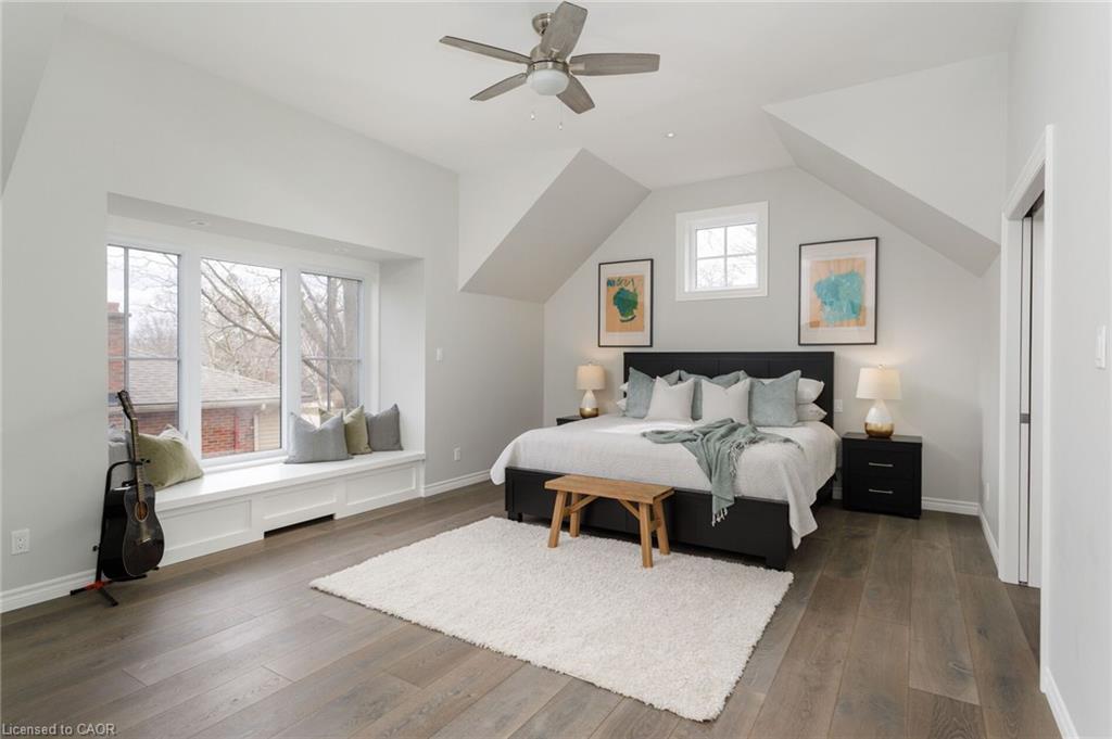 2088 Saxon Road, Oakville, ON - Indoor Photo Showing Bedroom