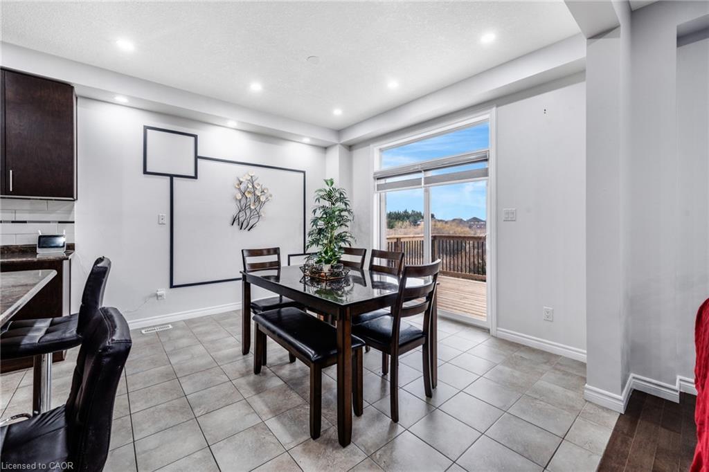 121 Steeplechase Way, Waterloo, ON - Indoor Photo Showing Dining Room