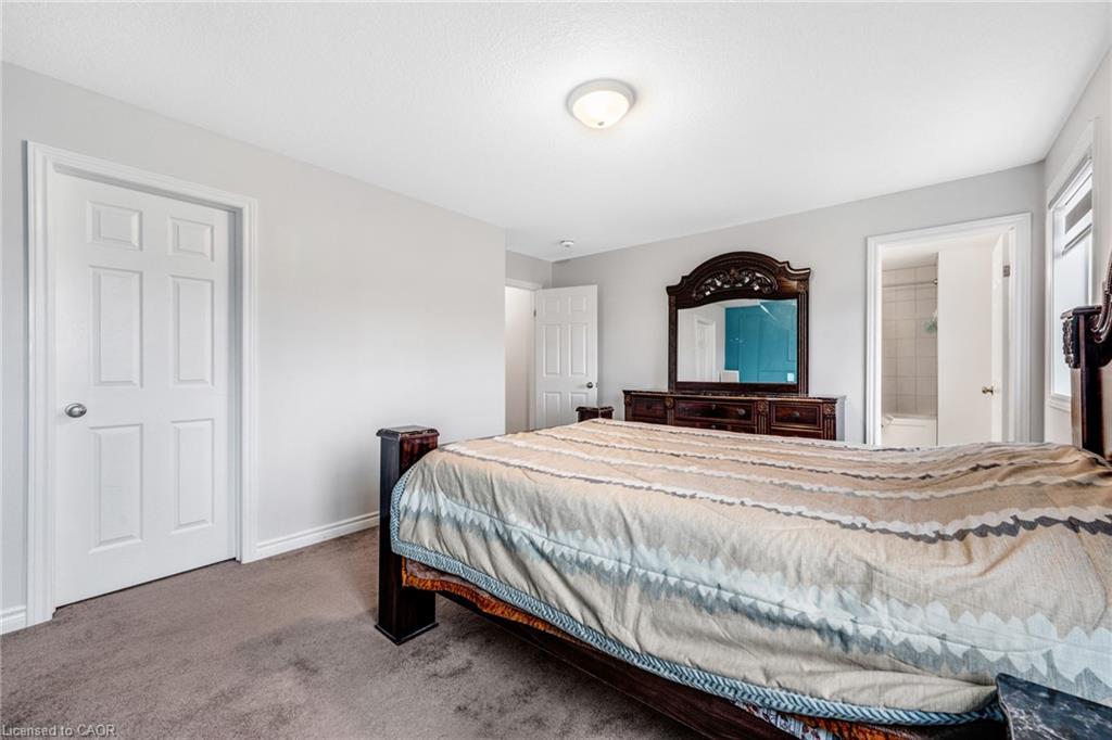 121 Steeplechase Way, Waterloo, ON - Indoor Photo Showing Bedroom