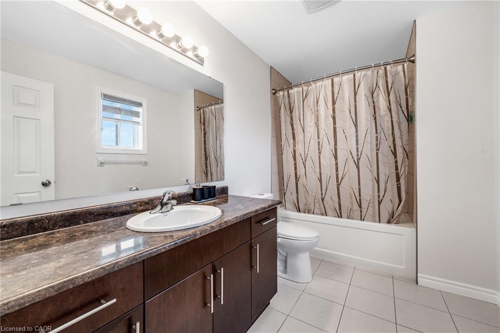 121 Steeplechase Way, Waterloo, ON - Indoor Photo Showing Bathroom