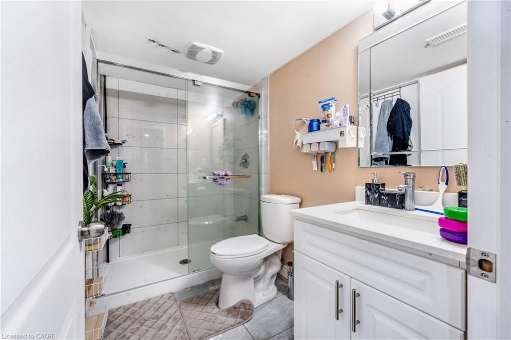 121 Steeplechase Way, Waterloo, ON - Indoor Photo Showing Bathroom