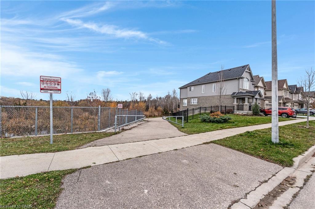 121 Steeplechase Way, Waterloo, ON - Outdoor