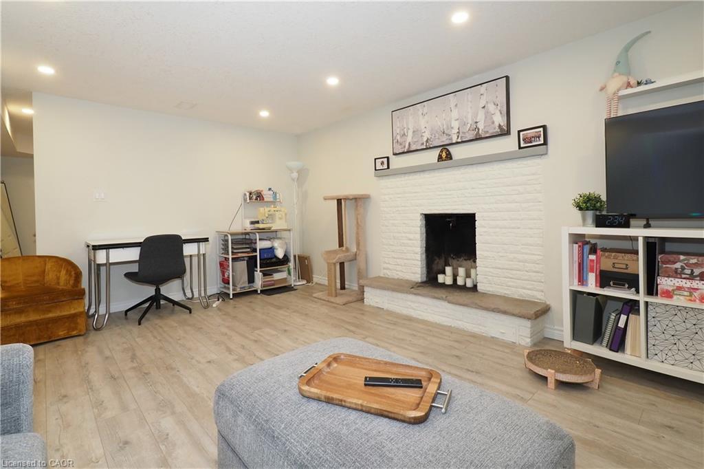 296 Dumfries Avenue, Kitchener, ON - Indoor Photo Showing Other Room