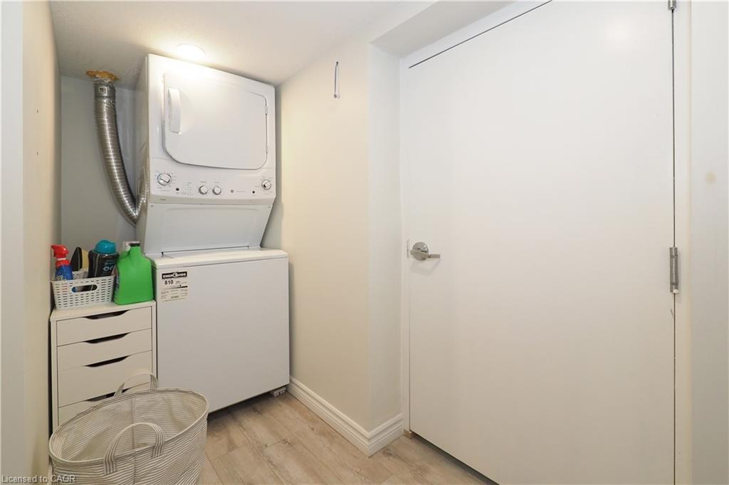 296 Dumfries Avenue, Kitchener, ON - Indoor Photo Showing Laundry Room