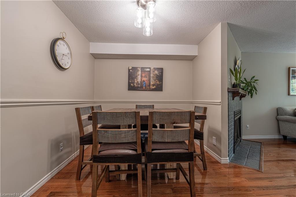 13-2230 Walkers Line, Burlington, ON - Indoor Photo Showing Dining Room