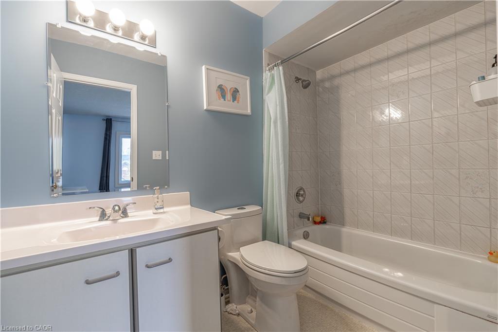 13-2230 Walkers Line, Burlington, ON - Indoor Photo Showing Bathroom