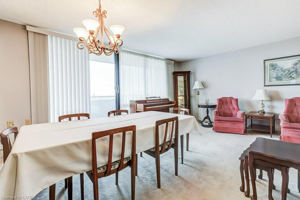 1002-2055 Upper Middle Road, Burlington, ON - Indoor Photo Showing Dining Room