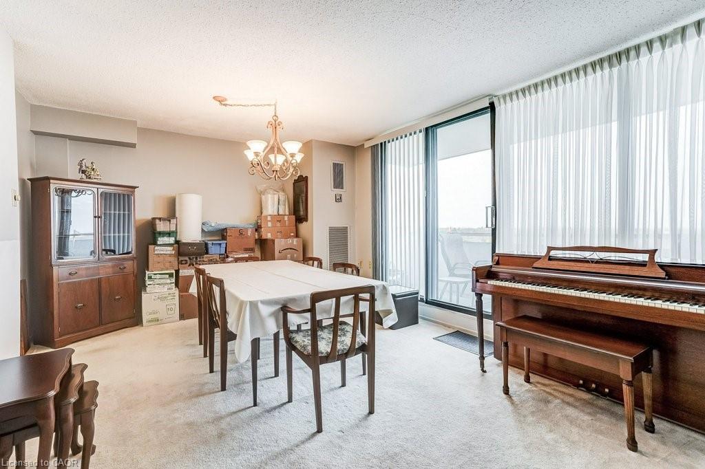 1002-2055 Upper Middle Road, Burlington, ON - Indoor Photo Showing Dining Room