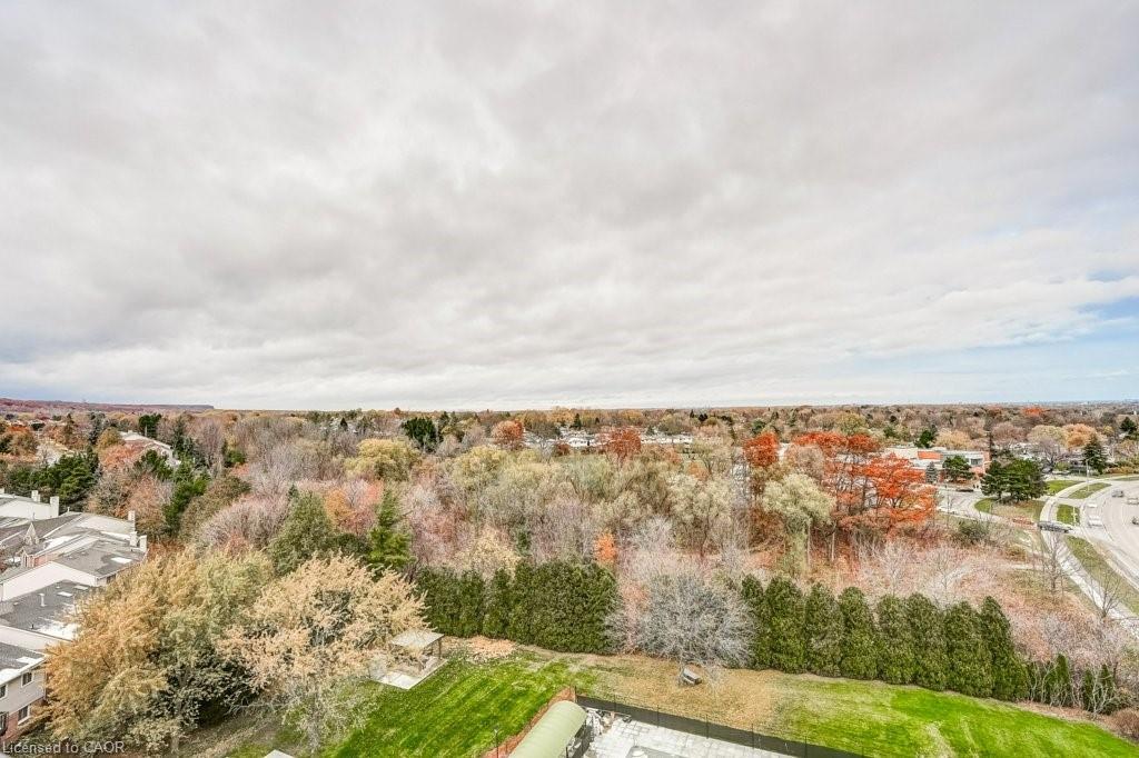 1002-2055 Upper Middle Road, Burlington, ON - Outdoor With View
