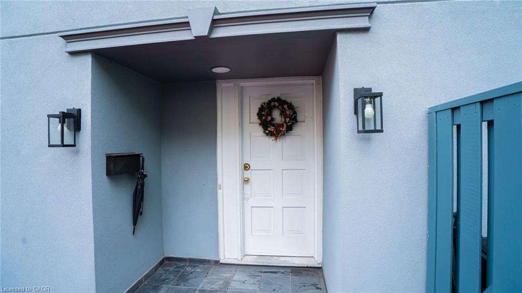 433B Lee Avenue, Waterloo, ON - Outdoor With Exterior