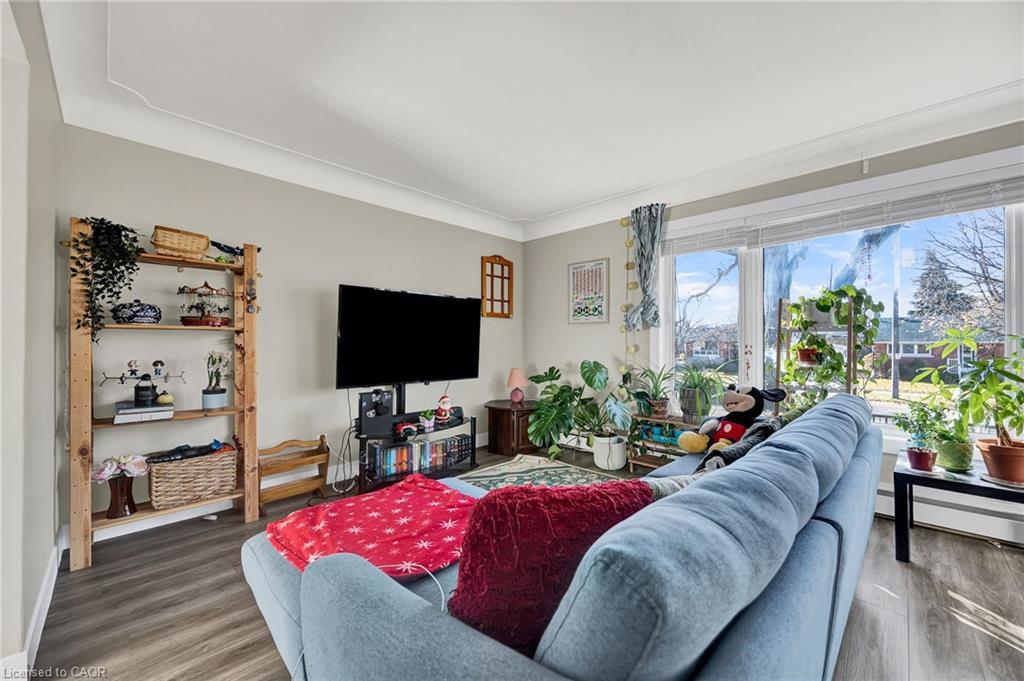 219 Sixth Avenue, Kitchener, ON