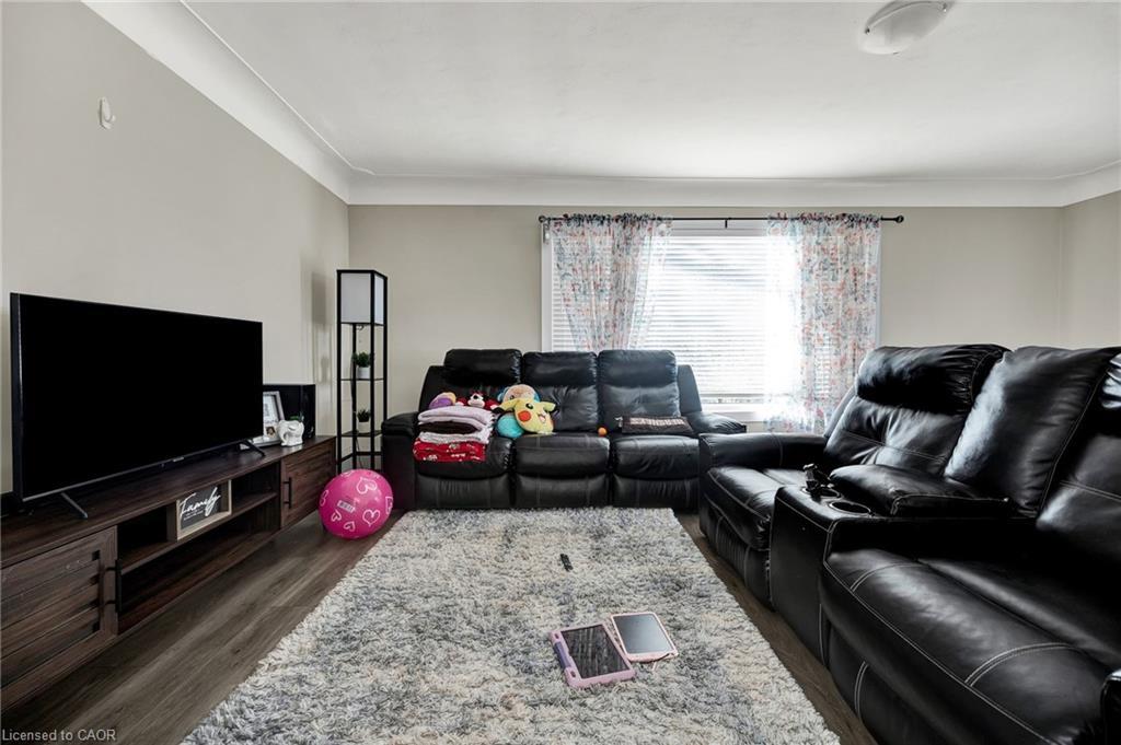 219 Sixth Avenue, Kitchener, ON