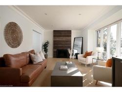 134 Fairwood Place W Burlington, ON L7T 4B6