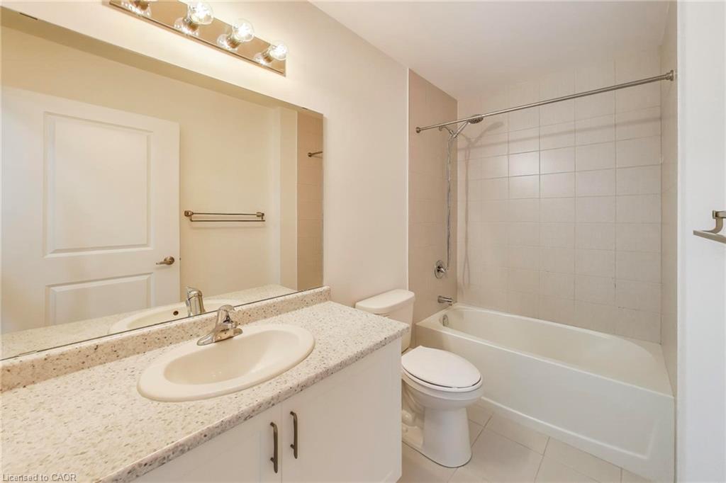 223-101 Shoreview Place, Stoney Creek, ON - Indoor Photo Showing Bathroom