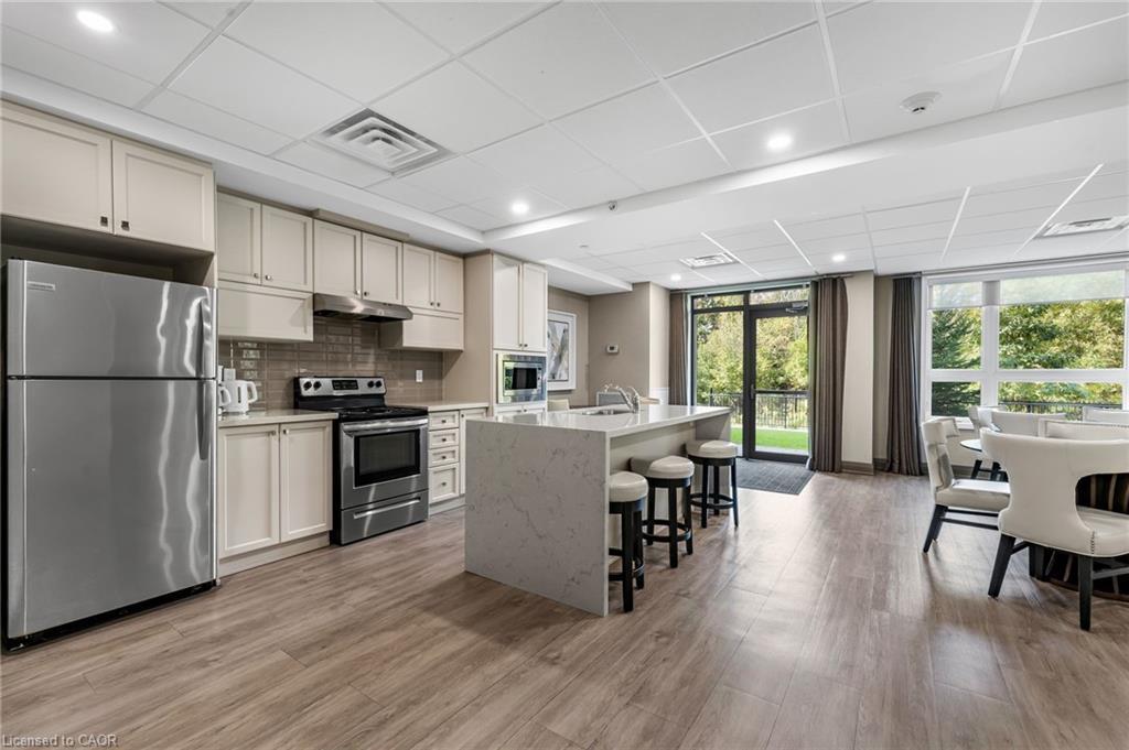 223-101 Shoreview Place, Stoney Creek, ON - Indoor Photo Showing Kitchen With Stainless Steel Kitchen