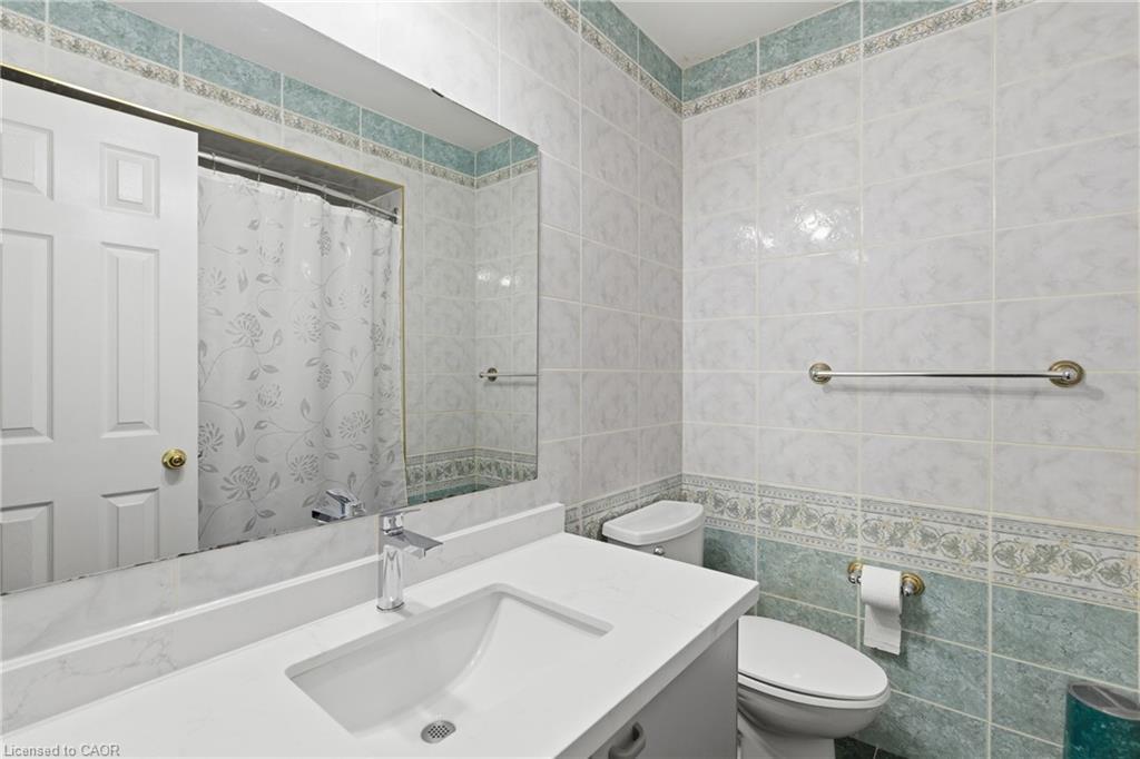 3372 Bobwhite Mews, Mississauga, ON - Indoor Photo Showing Bathroom