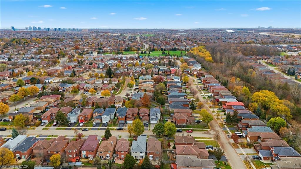 3372 Bobwhite Mews, Mississauga, ON - Outdoor With View