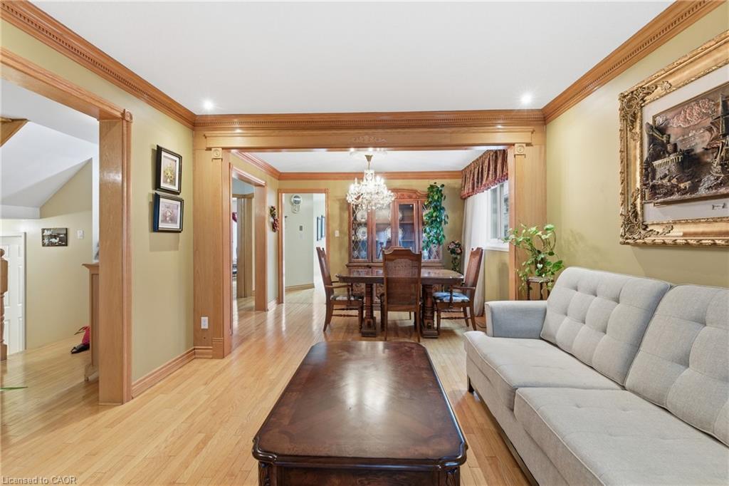 3372 Bobwhite Mews, Mississauga, ON - Indoor Photo Showing Living Room