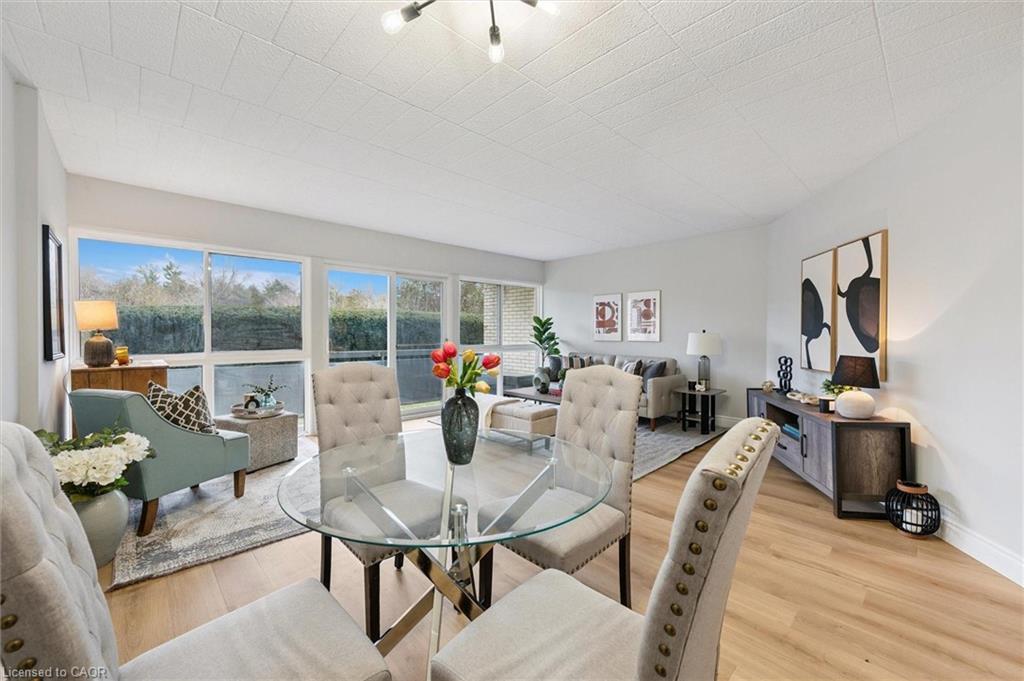 102-105 Conroy Crescent, Guelph, ON - Indoor Photo Showing Dining Room