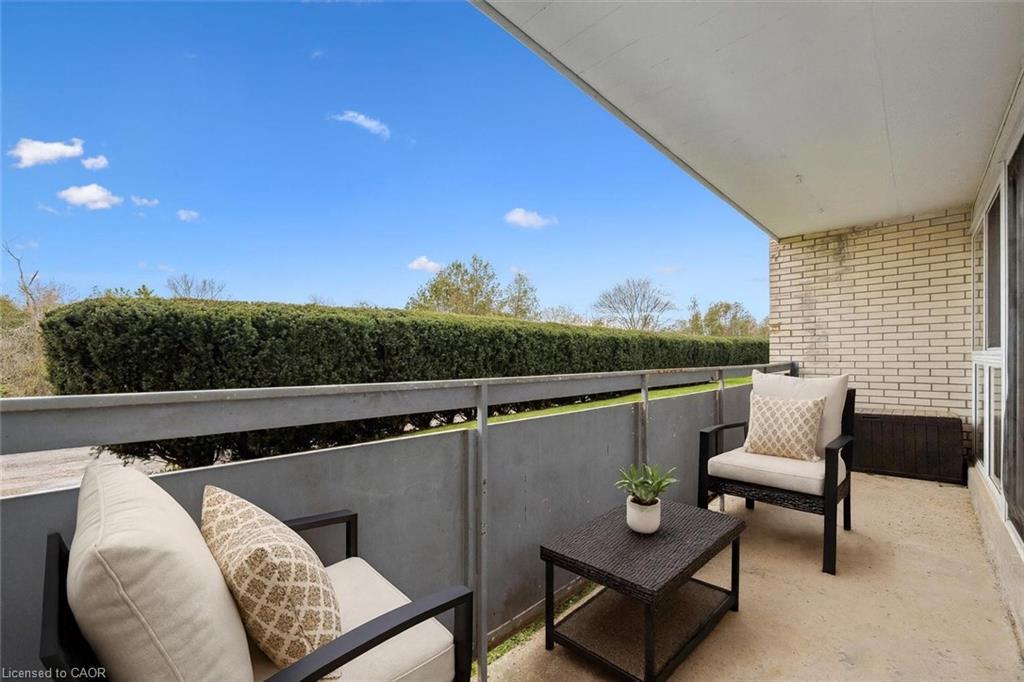 102-105 Conroy Crescent, Guelph, ON - Outdoor With Exterior