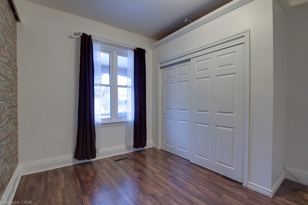 Main Level-193 Emerald Street N, Hamilton, ON - Indoor Photo Showing Other Room