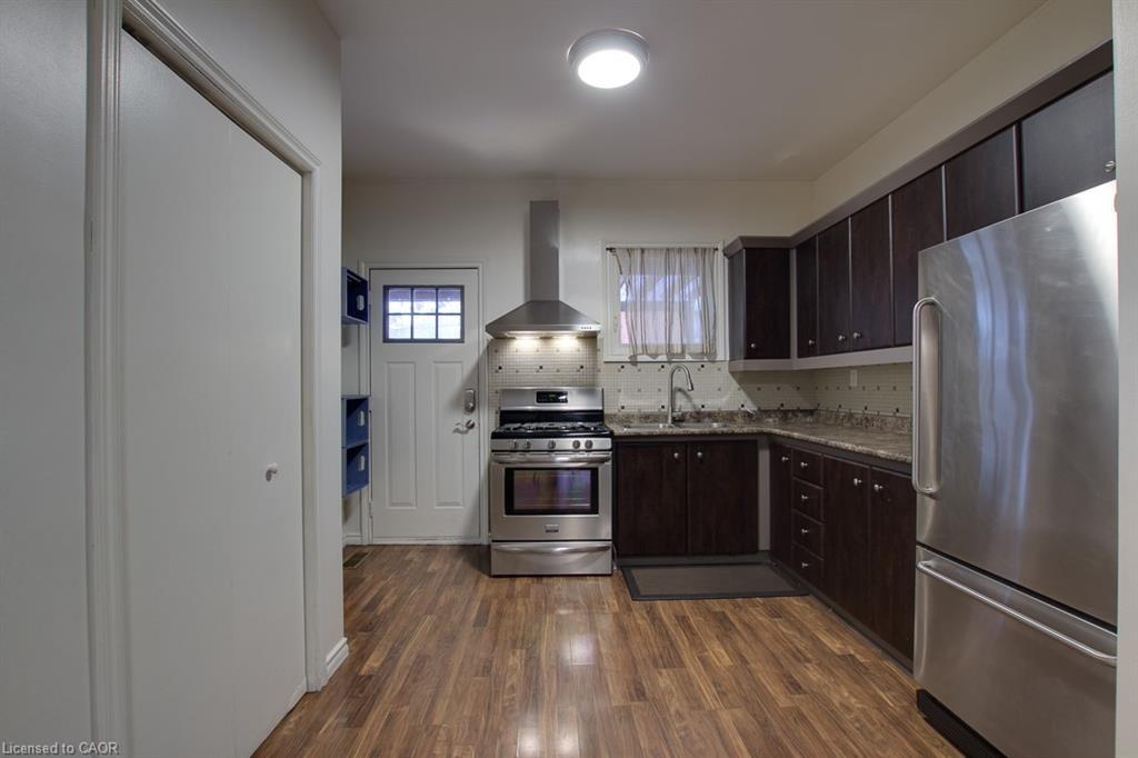 Main Level-193 Emerald Street N, Hamilton, ON - Indoor Photo Showing Kitchen