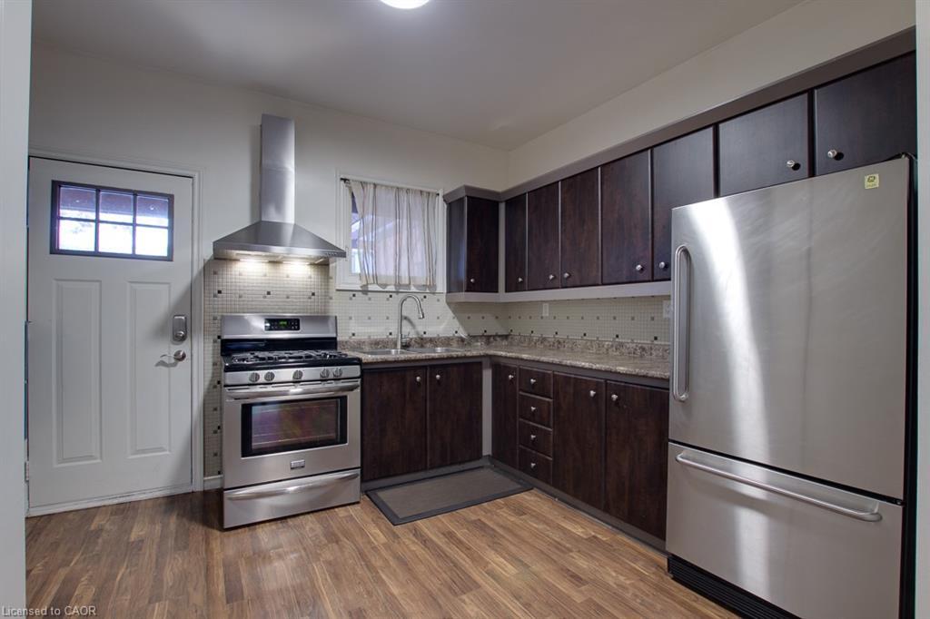 Main Level-193 Emerald Street N, Hamilton, ON - Indoor Photo Showing Kitchen