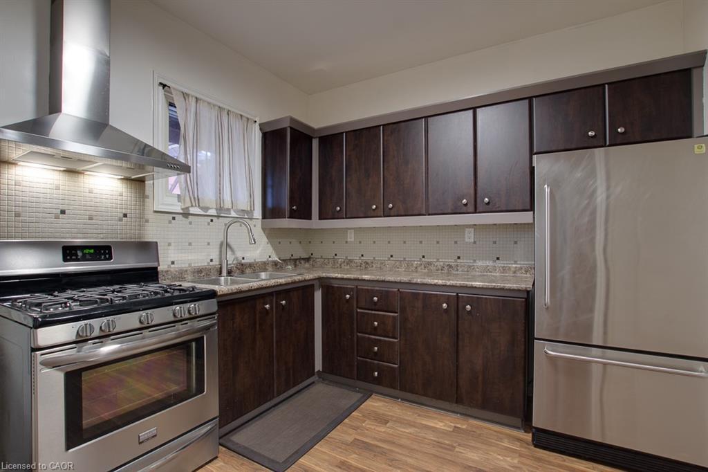 Main Level-193 Emerald Street N, Hamilton, ON - Indoor Photo Showing Kitchen