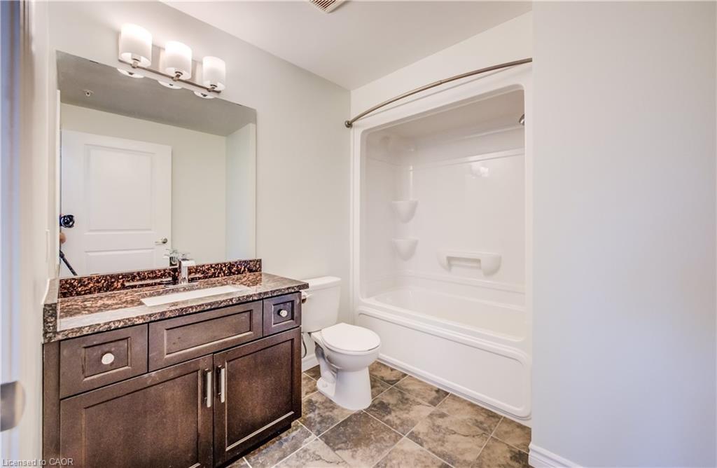 306-1284 Gordon Street, Guelph, ON - Indoor Photo Showing Bathroom
