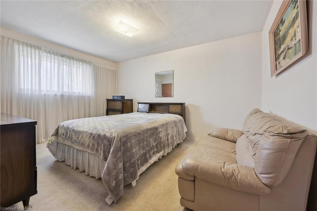 366 Holly Street, Waterloo, ON - Indoor Photo Showing Bedroom