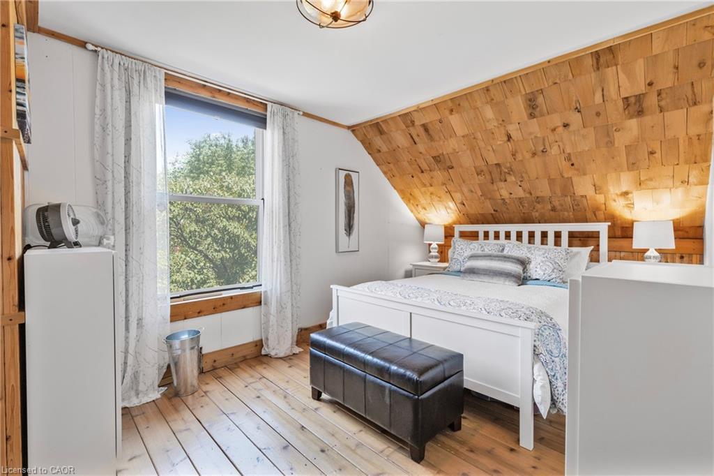 1 Mareve Avenue, Hamilton, ON - Indoor Photo Showing Bedroom