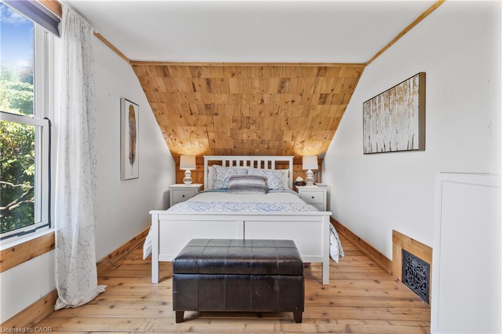 1 Mareve Avenue, Hamilton, ON - Indoor Photo Showing Bedroom