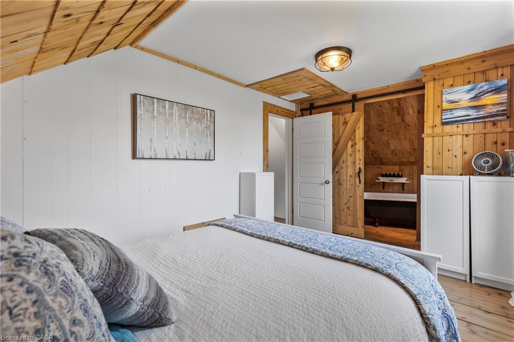 1 Mareve Avenue, Hamilton, ON - Indoor Photo Showing Bedroom