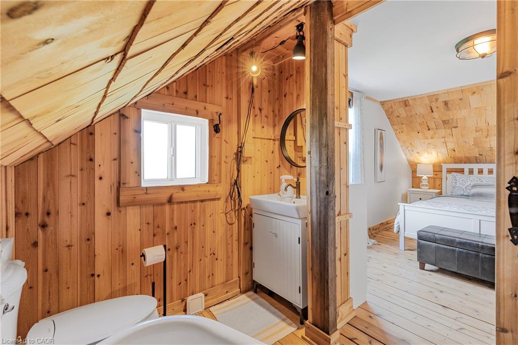 1 Mareve Avenue, Hamilton, ON - Indoor Photo Showing Laundry Room