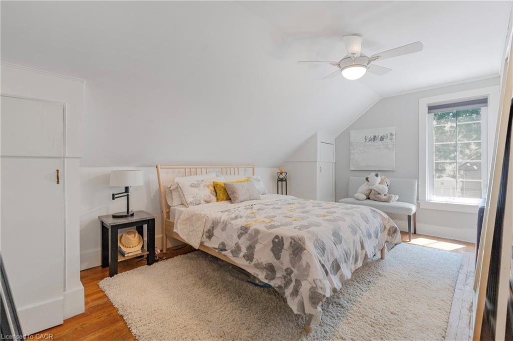 1 Mareve Avenue, Hamilton, ON - Indoor Photo Showing Bedroom