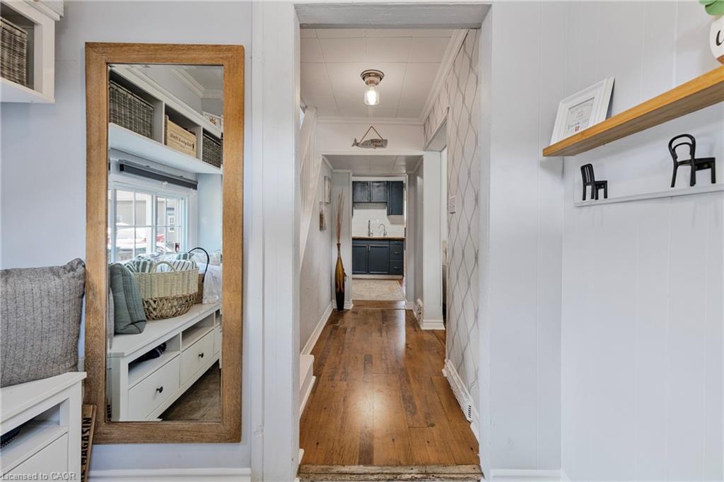 1 Mareve Avenue, Hamilton, ON - Indoor Photo Showing Other Room