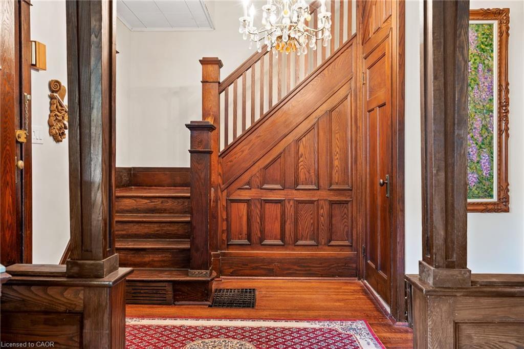 2 Carleton Street N, Thorold, ON - Indoor Photo Showing Other Room