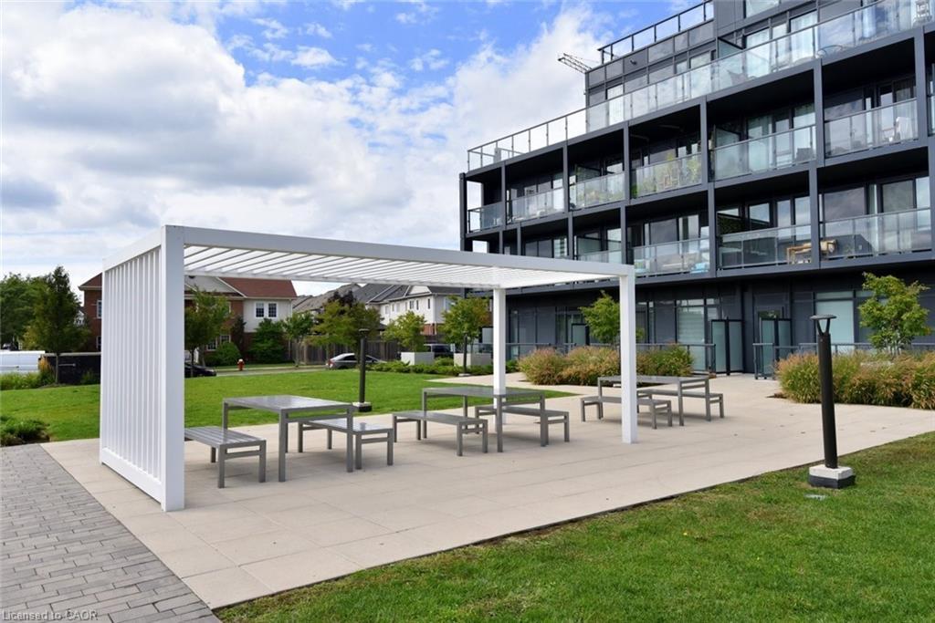 B1006-3200 Dakota Common, Burlington, ON - Outdoor